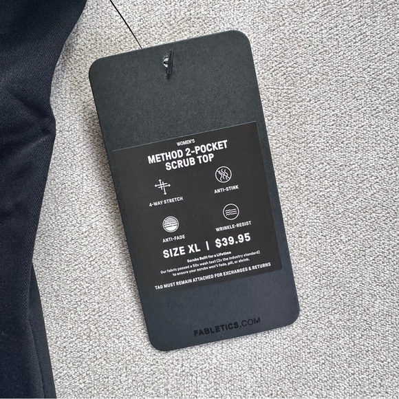 NWT Fabletics Method Two Pocket Scrub Top. XL. Black. - Picture 4 of 8